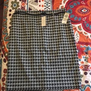 NWT Macy’s black and grey patterned pencil skirt